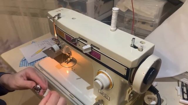 Faire sa canette/ ancienne machine à coudre ALTIC смотреть онлайн