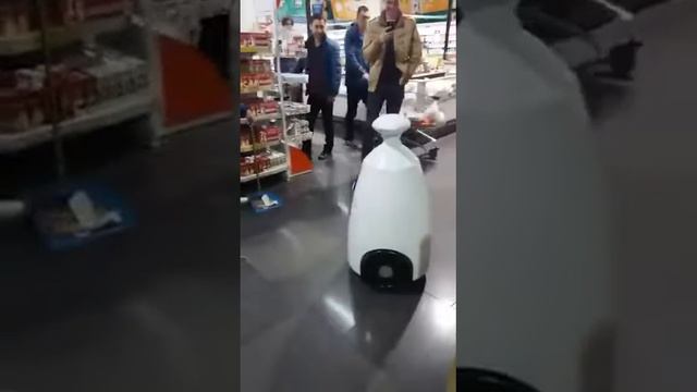 Самый классный магазин это Астыкжан. Этот робот был в Астыкжане.ево зовут Геша смотреть онлайн