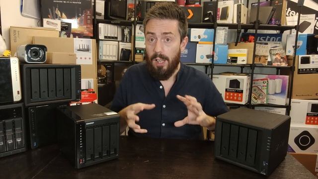 Synology DS923+ vs QNAP TS-453E NAS Drive Comparison смотреть онлайн