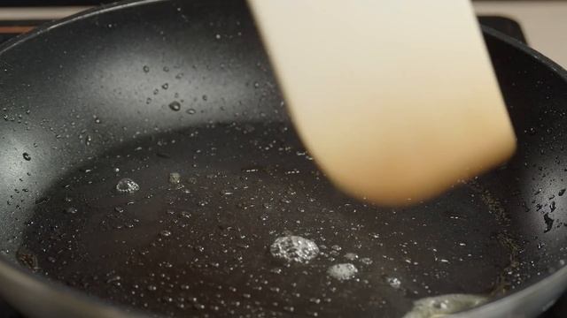 Теперь делать яичницу на завтрак вы будете только так. Бутерброды из яиц смотреть онлайн