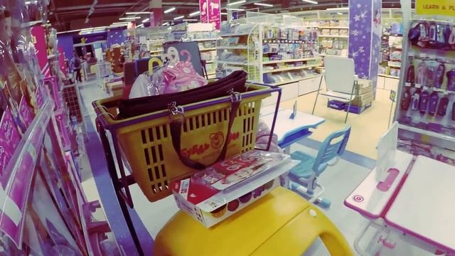 Викуля в магазине покупает одежду для Беби Бона смотреть онлайн