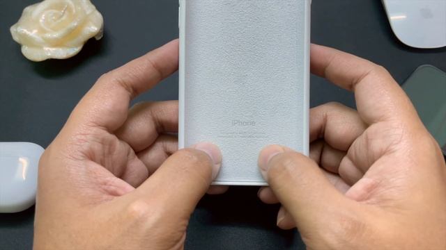 Official Apple Silicon Case for iPhone SE 2020 | Indian Retail Unit | TGT смотреть онлайн