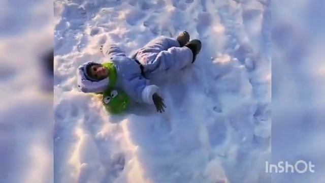 обезьянка увидела снег!)) смотреть онлайн