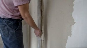 Выравнивание стен гипсовой штукатуркой