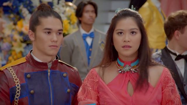 Un tournant inattendu | Descendants 2 | Disney Channel BE смотреть онлайн