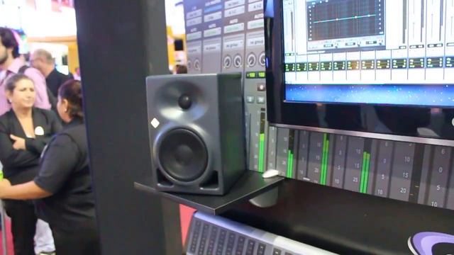 AES 2013 - Beto Neves apresenta monitores Neumann KH 120 смотреть онлайн