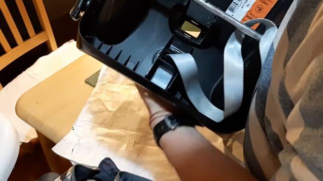 Maxi Cosi Belt / Strap Removal смотреть онлайн
