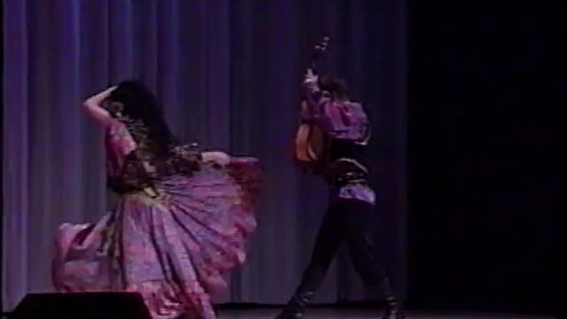 Russian Gypsy folk song "Two Guitars" - Mikhail Smirnov and ensemble Barynya смотреть онлайн