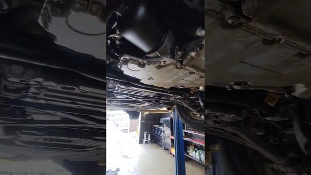 Macan GTS V6 turbo oil leak explained. #porsche #porschemacan #oilleakrepair #turbo #tech смотреть онлайн