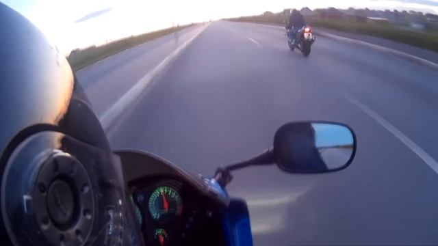 Honda CB 600 Hornet s / Honda CBR 600 f4i / под музыку смотреть онлайн