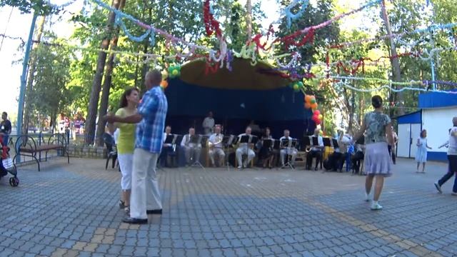 Мелодия из кф. "Мой нежный и ласковый зверь" - оркестр "Возрождение", парк г. Раменское, 2018 смотреть онлайн