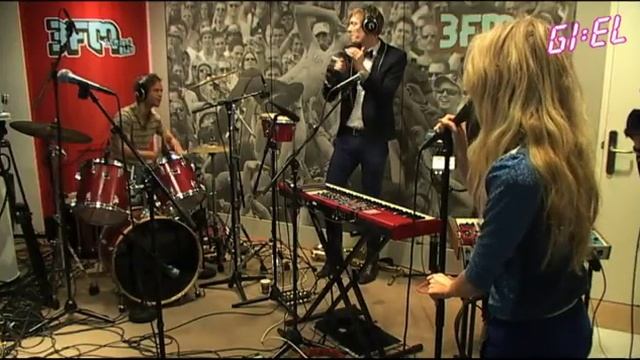 Heart Attack Of The Asteroids Galaxy Tour  LIVE @ 3fm