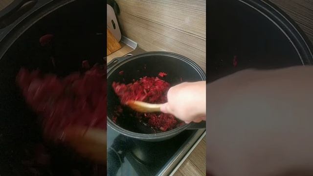 Тушёная свекла как в детском саду, когда обычные гарниры надоели
