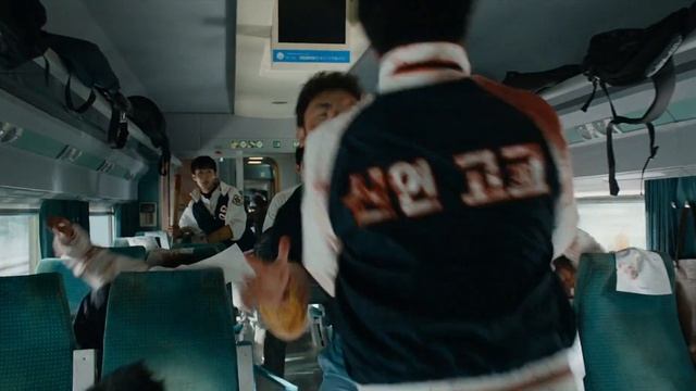 Best Zombie fighting scene without arms in TRain TO Busan MOvie смотреть онлайн