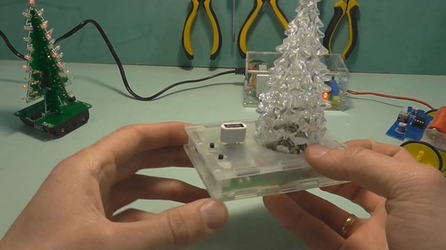 Электронный конструктор музыкальной елки DIY смотреть онлайн