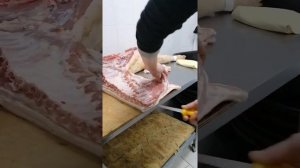 Разделка свинины. Ребро.