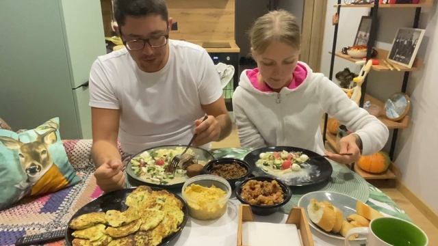 Мукбанг/Пюре с котлетками ?Салат ?Закуски. смотреть онлайн