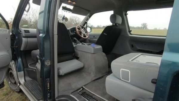 Mazda Bongo / Friendee / Ford Freda: Swivel seating conundrums!
