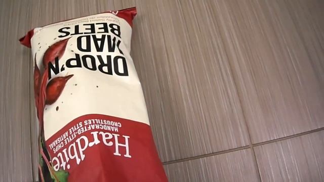 Review Hardbite Beet Chips Drop Mad Beets Lightly salted смотреть онлайн