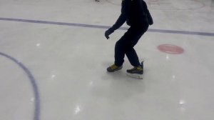 Красивый трюк на коньках для новичков Freestyle ice skating Italian tutorial