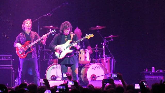 Ritchie Blackmore(Rainbow) -Beethoven pt1 (Live in Ledoviy Stadium SPB 11.04.18) смотреть онлайн