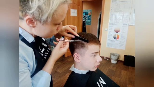 приехали в Кингисепп по делам, а заодно и в салон зашли смотреть онлайн