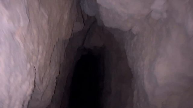 ПРОБРАЛИСЬ В ВОЕННЫЙ ЗАБРОШЕННЫЙ БУНКЕР \ ОГРОМНЫЕ ПУШКИ \ СТРАННЫЕ КОМНАТЫ И ДЛИННЫЕ ТУНЕЛИ смотреть онлайн