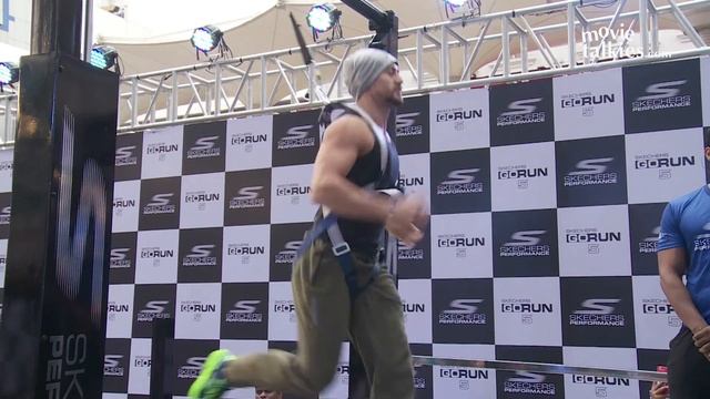Tiger Shroff Launches Skechers Running Shoes смотреть онлайн
