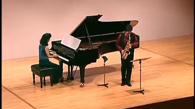 Petite Suite Latine III IV смотреть онлайн