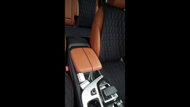 Черные широкие накидки в автомобиле - audi Q7. chernyi nakidki v mashine. Канва - натуральный ЛЁН.. смотреть онлайн