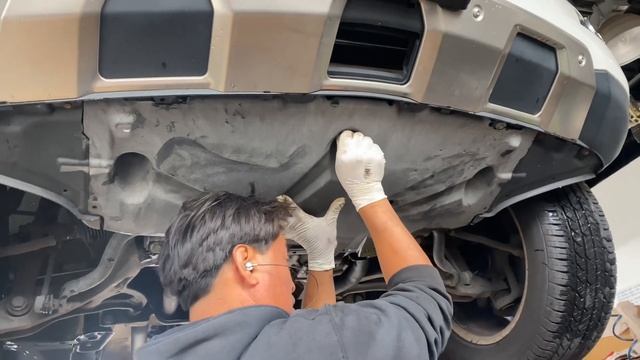 HOW TO CHANGE OIL&filter on Mercedes’ ML 350 2011 смотреть онлайн