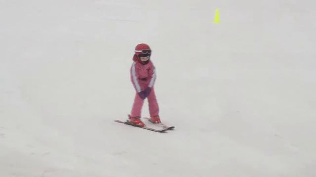 20160210 Первые занятия на горных лыжах смотреть онлайн