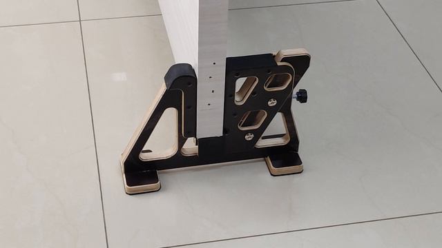 Держатель дверного полотна смотреть онлайн