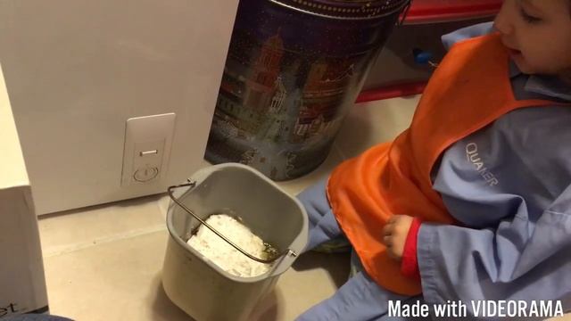 Печём хлеб. Домашний хлеб. Самый простой рецепт. Хлебопечка. Bread. Baking bread смотреть онлайн