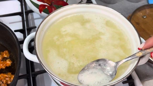 Суп с картофелем и шампиньонами на обед