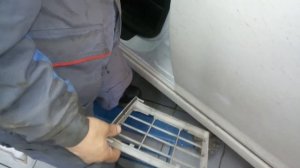 АвтоLifeХАК - Замена салонного фильтра TOYOTA WIsh (своими руками)