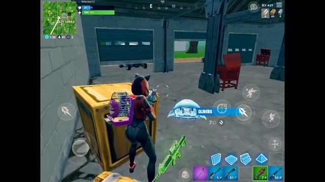 Fortnite day 1 Playing On iPad Mini 4 (IOS 12) 4G смотреть онлайн