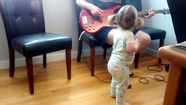 Colin learning to play bass guitar and Cec dancing смотреть онлайн