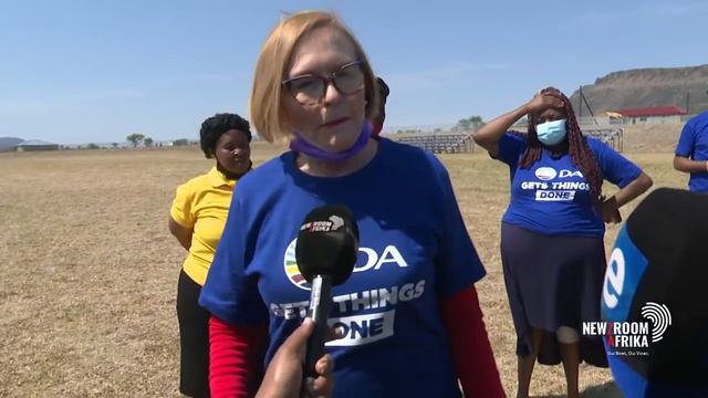 Helen Zille Visits The Lesseyton Stadium