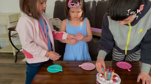 Simple Birthday present for our Bunso/ Canada life/ Jane PS Vlog смотреть онлайн