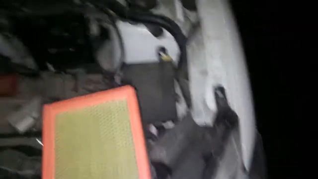 Замена воздушного фильтра Nissan Sentra (Tiida C13) смотреть онлайн