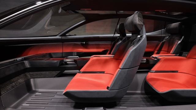 Hands-on with the Audi activesphere Concept: the Future of Audi EVs??? смотреть онлайн