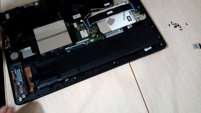 Как установить ssd m.2 в ноутбук Lenovo IdeaPad 700-15ISK смотреть онлайн
