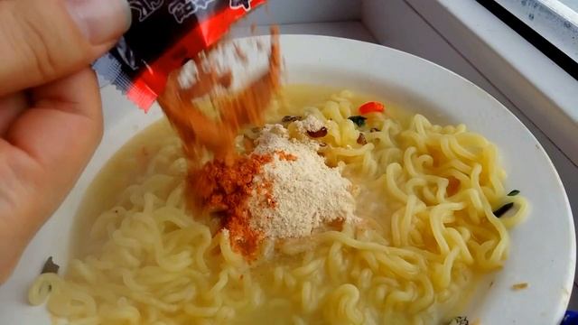 как правильно заварить рамен(что стало с моей дикцией)куда пропадает еда?! с 8 марта!!