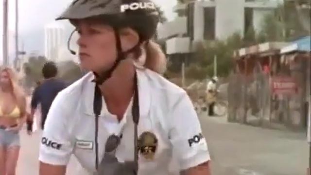 Полицейские на велосипедах (Pacific Blue) Season 1, Episode 7, Heatwave