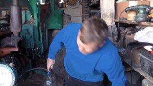 Запускаем двигатель легендарного трактора Т-40. Первые метры после капиталки!!!