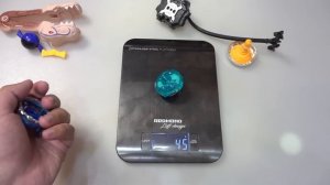 Бейблейд Халк ПРОТИВ Бейблэйд Тираннозавр! Beyblade Burst 2022