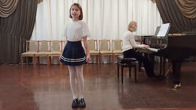 "Добрый жук" муз. А. Спадавеккиа, сл. Е. Шварца; исп.Гуляева Мария 9 лет. смотреть онлайн