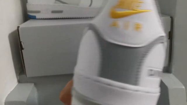 Air Force 1 React "Smoke Grey Gold" смотреть онлайн
