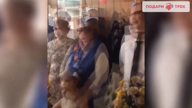 Эмоции мам, которым дарят песню их дети смотреть онлайн